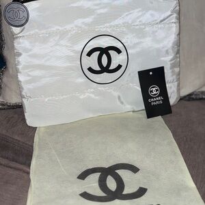 CHANEL beauty White Satin Pouch